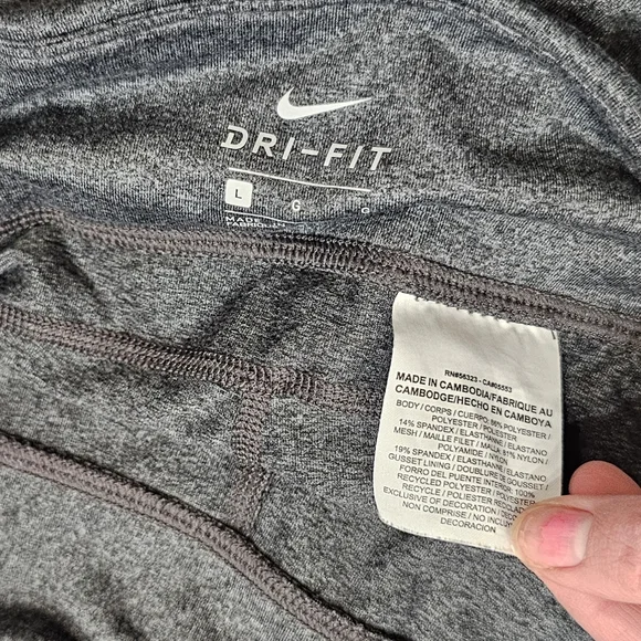 Like New Nike Capri Buttery Soft Leggings - Picture 7 of 13